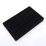 Kασετίνα δαχτυλιδιών με 7 σειρές σουέτ μαύρο - P029