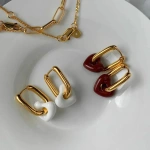 Σκουλαρίκια oval κρίκοι με λευκές καρδιές-EA462 - Image 2