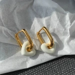 Σκουλαρίκια oval κρίκοι με λευκές καρδιές-EA462 - Image 4