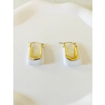 Σκουλαρίκια ορειχάλκινα U σχήμα λευκά-EA030 - Image 3