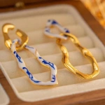 Σκουλαρίκια χρυσό κράμα με λευκή πορσελάνη-EA376 - Image 4